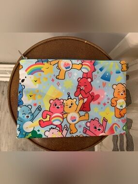 iScream brand “Friends Care Bears”Cosmetic Makeup Pouch
